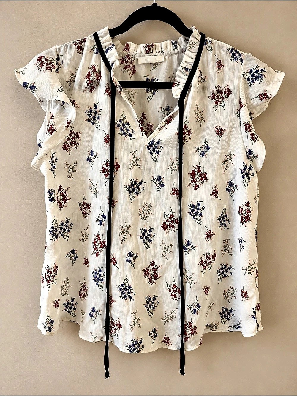 MINE Floral Blouse in White & Blue Size Large Like New